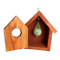 Kép 2/3 - Zárt fa madáretető házikó mahagóni színű 23×12×24 cm